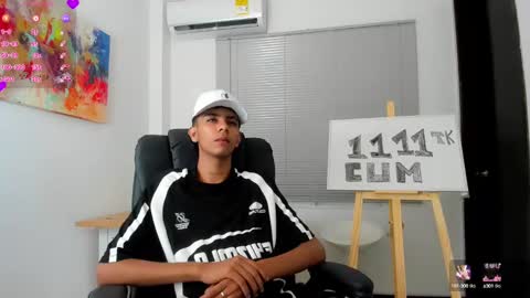 dikey_18 online show from February 1, 2025, 5:28 am