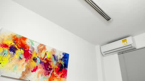 dikey_18 online show from March 12, 2025, 5:24 am