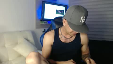 Snapshot of dilanxxx8888 chatting on January 7, 2026, 3:53 am dilanxxx8888 online show from January 7, 2026, 3:53 am