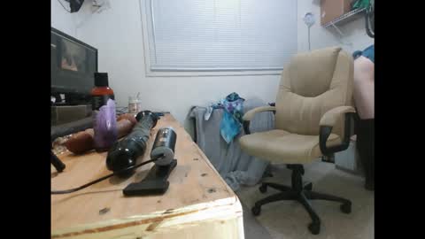 Snapshot of dinkdork094 chatting on February 14, 2026, 2:30 am Dinkdork just having a good time online show from February 14, 2026, 2:30 am