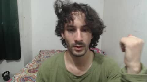 Snapshot of dioni_soe chatting on October 7, 2025, 2:20 am Henry online show from October 7, 2025, 2:20 am