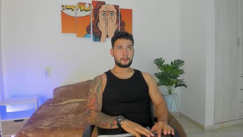 Snapshot of dionyxx chatting on October 13, 2025, 12:32 am dionyxx online show from October 13, 2025, 12:32 am