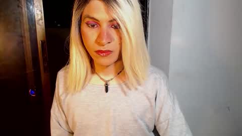 dirtydanezka online show from November 17, 2025, 3:01 am