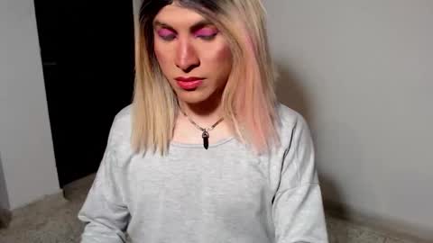 dirtydanezka online show from November 19, 2025, 3:50 am