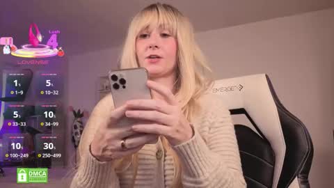 Susie   online show from November 3, 2025, 8:10 pm