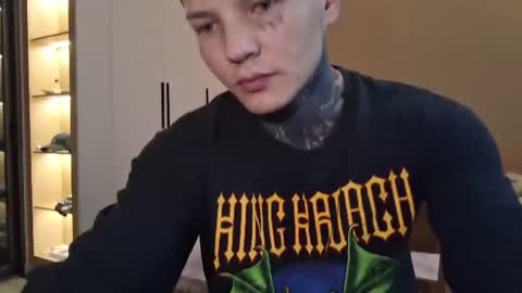 dirtymercedes online show from June 25, 2026, 2:44 am