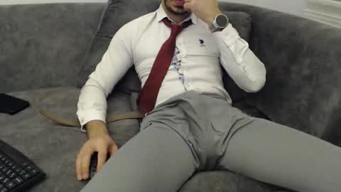 dirtyybooyy77 online show from February 27, 2026, 11:49 pm