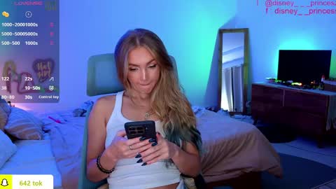 Snapshot of disney__princess chatting on April 27, 2026, 11:30 am JASMINE online show from April 27, 2026, 11:30 am