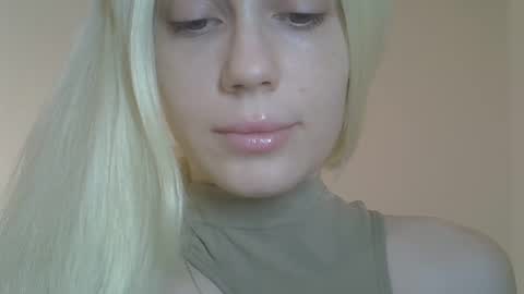 DitaMilton online show from April 8, 2026, 5:24 pm