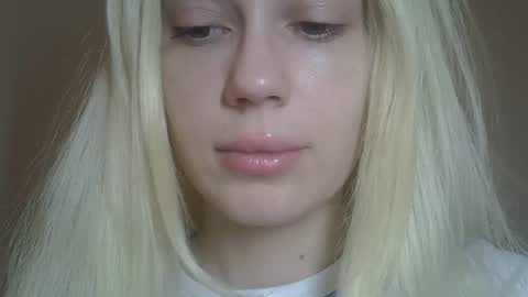 DitaMilton online show from April 20, 2026, 7:37 pm