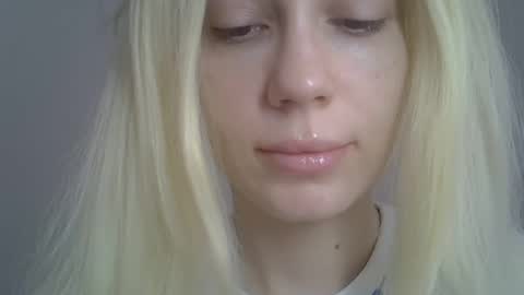 DitaMilton online show from April 22, 2026, 8:39 am