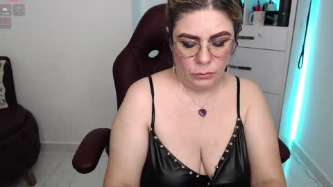 Diva online show from February 21, 2025, 2:06 am