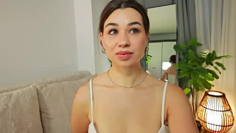 Tia online show from June 1, 2026, 6:09 pm