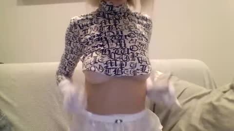 Snapshot of divine_creature chatting on January 15, 2025, 9:09 pm divine_creature online show from January 15, 2025, 9:09 pm