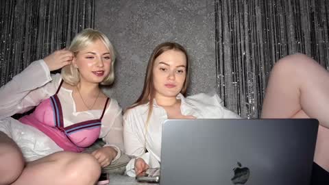 Snapshot of divine_hannah chatting on December 4, 2024, 12:08 am Hannah online show from December 4, 2024, 12:08 am