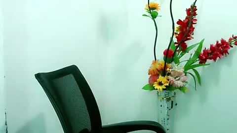 Snapshot of divinegrace10 chatting on December 16, 2024, 4:13 am Divine Grace Close To Your Hear online show from December 16, 2024, 4:13 am