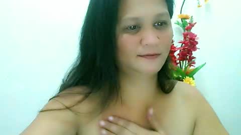 Snapshot of divinegrace10 chatting on March 12, 2025, 3:13 am Divine Grace Close To Your Hear online show from March 12, 2025, 3:13 am