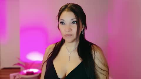 DivineLynn online show from March 23, 2026, 12:09 pm