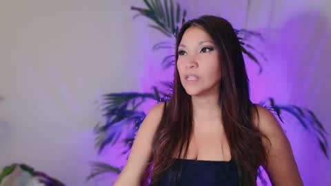 DivineLynn online show from May 11, 2026, 1:06 pm