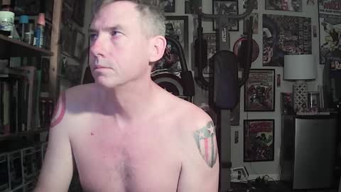 dix_handley_50 online show from April 19, 2026, 12:37 pm