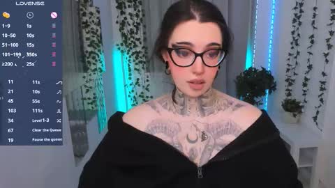 dixipixi_ online show from March 22, 2026, 5:44 am