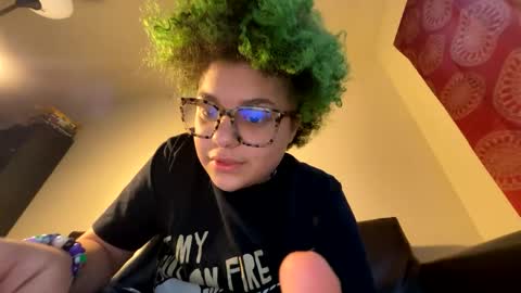 dizzinsweatyy online show from February 11, 2025, 2:46 pm