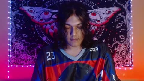 daiki sx online show from February 6, 2025, 4:31 am