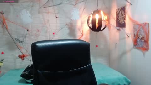 Snapshot of dmitrisanders1 chatting on December 2, 2024, 11:40 pm Maybe in pvt online show from December 2, 2024, 11:40 pm