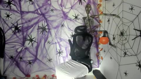 Snapshot of dmitrisanders1 chatting on October 6, 2025, 3:53 pm Maybe in pvt online show from October 6, 2025, 3:53 pm