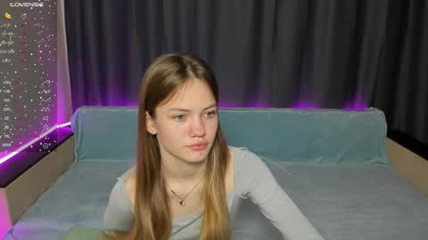 Polly and Kiriko online show from December 7, 2024, 1:25 am