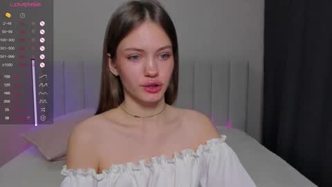 Polly and Kiriko online show from December 15, 2025, 3:27 pm