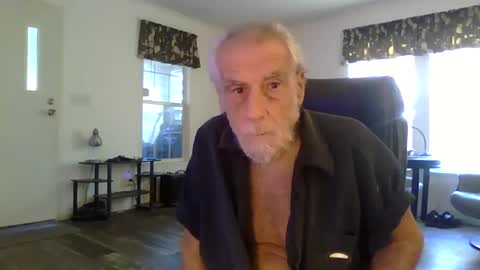 Snapshot of dogluc7 chatting on December 5, 2024, 7:28 pm dogluc7 online show from December 5, 2024, 7:28 pm