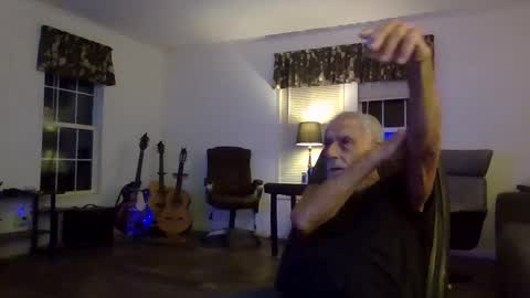 Snapshot of dogluc7 chatting on December 8, 2024, 12:51 am dogluc7 online show from December 8, 2024, 12:51 am