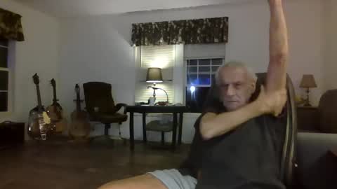 Snapshot of dogluc7 chatting on December 31, 2024, 12:43 am dogluc7 online show from December 31, 2024, 12:43 am