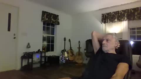 Snapshot of dogluc7 chatting on January 1, 2025, 3:56 am dogluc7 online show from January 1, 2025, 3:56 am