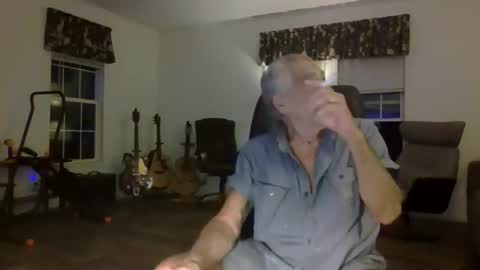 Snapshot of dogluc7 chatting on February 1, 2025, 2:47 am dogluc7 online show from February 1, 2025, 2:47 am