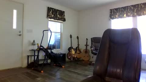 Snapshot of dogluc7 chatting on February 1, 2025, 4:44 pm dogluc7 online show from February 1, 2025, 4:44 pm