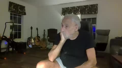 Snapshot of dogluc7 chatting on February 3, 2025, 12:36 am dogluc7 online show from February 3, 2025, 12:36 am