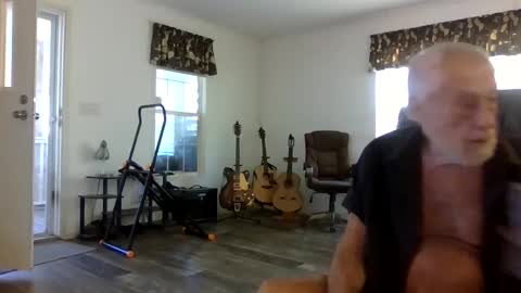 Snapshot of dogluc7 chatting on February 3, 2025, 5:56 pm dogluc7 online show from February 3, 2025, 5:56 pm