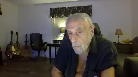 Snapshot of dogluc7 chatting on March 2, 2025, 1:26 am dogluc7 online show from March 2, 2025, 1:26 am