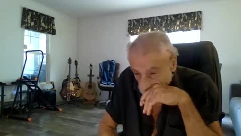 Snapshot of dogluc7 chatting on March 2, 2025, 6:51 pm dogluc7 online show from March 2, 2025, 6:51 pm