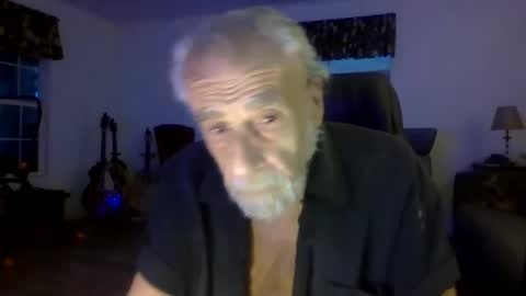 Snapshot of dogluc7 chatting on March 4, 2025, 11:22 pm dogluc7 online show from March 4, 2025, 11:22 pm