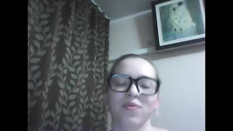 Snapshot of dolce_tempt chatting on December 19, 2025, 7:54 pm dolce_tempt online show from December 19, 2025, 7:54 pm