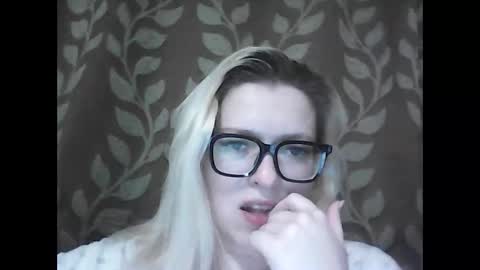 Snapshot of dolce_tempt chatting on January 11, 2026, 5:40 pm dolce_tempt online show from January 11, 2026, 5:40 pm