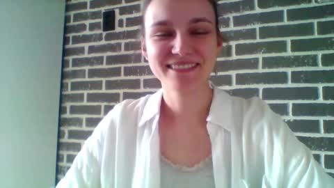 dolcezza_ online show from April 8, 2026, 11:21 am