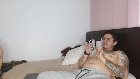 Snapshot of doll_and_sex chatting on December 13, 2024, 4:00 am Auro and Santiago online show from December 13, 2024, 4:00 am