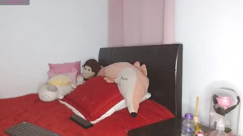 Snapshot of doll_and_sex chatting on January 8, 2025, 3:19 am Auro and Santiago online show from January 8, 2025, 3:19 am