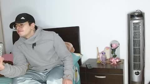 Snapshot of doll_and_sex chatting on February 10, 2025, 3:46 am Auro and Santiago online show from February 10, 2025, 3:46 am