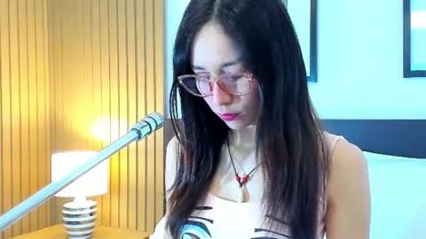 Bella  online show from July 7, 2026, 7:40 pm