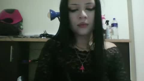 doll_dollys_ online show from April 3, 2026, 12:30 am